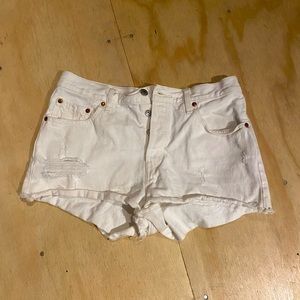 Levi’s white Jean shorts Size 28